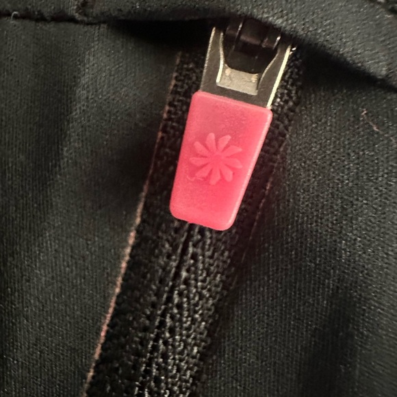 Athleta Queen of the Mountain Running Jacket in Black - Picture 4 of 11